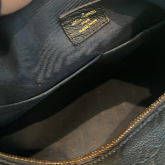 Authentic Monochrome Louis Vuitton shoulder bag - Picture 12 of 16